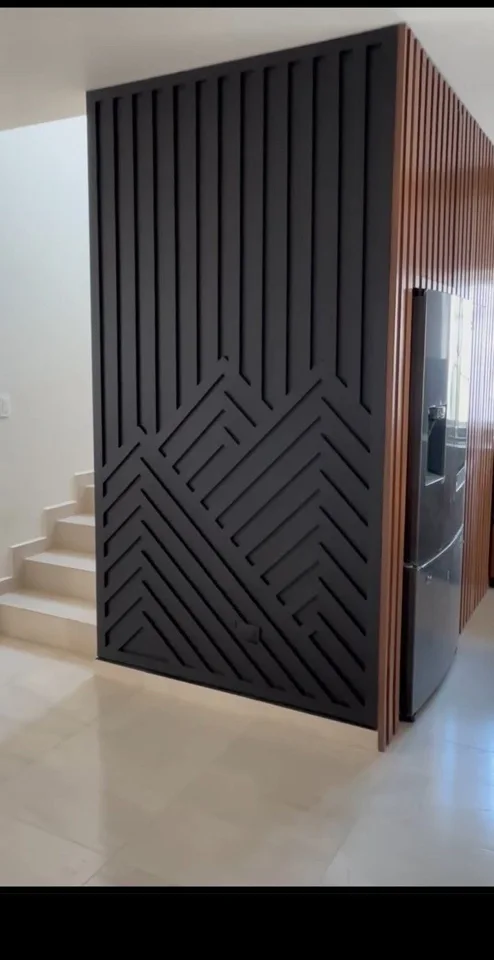 Wainscoting & Wall Panelling design idea